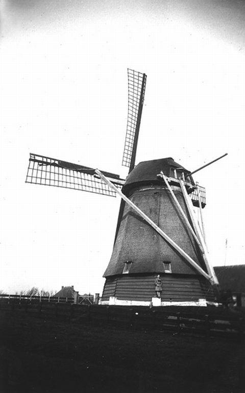 Oude foto van molen de gouden Engel