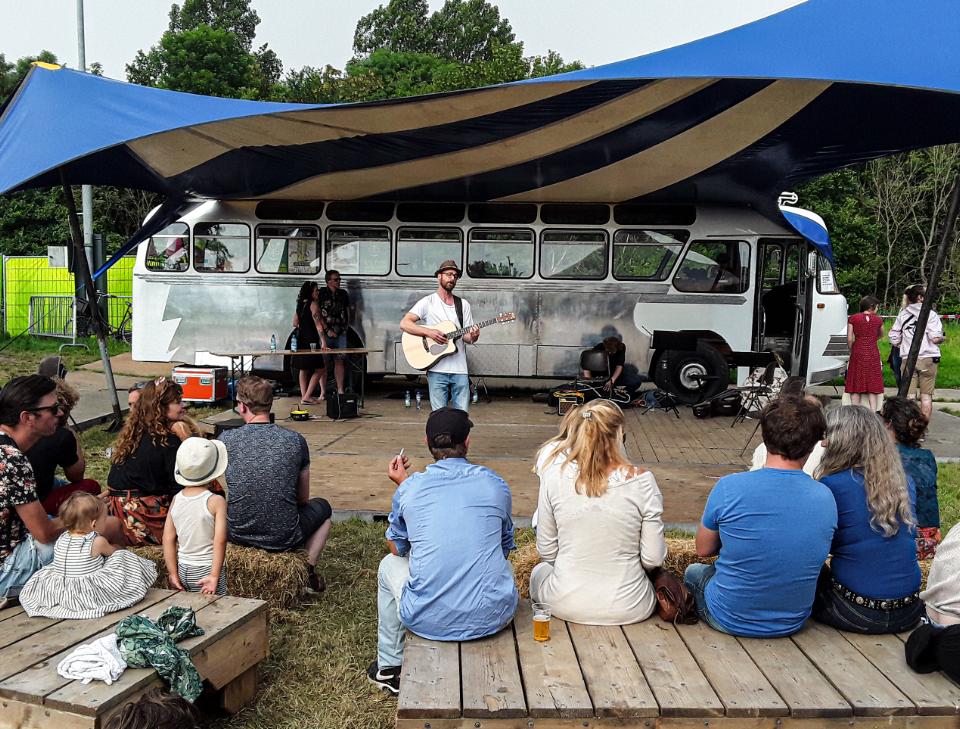 Guy rooks optreden op woodlands
