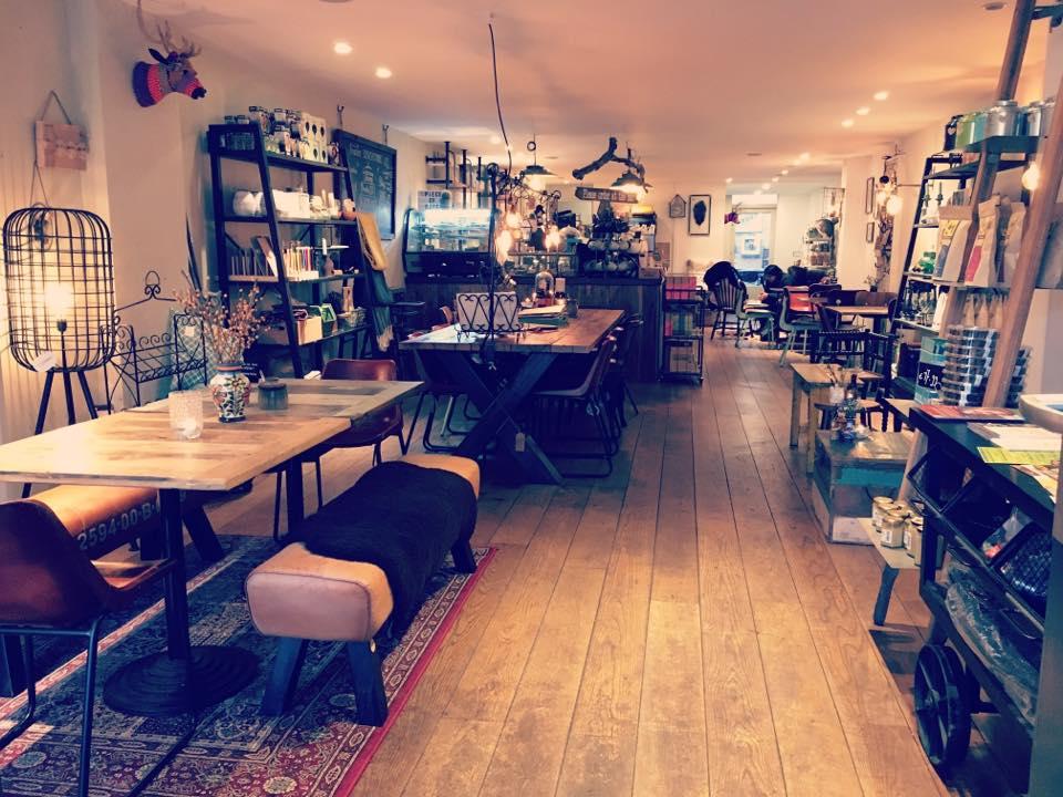binnen bij sencha lunchstore