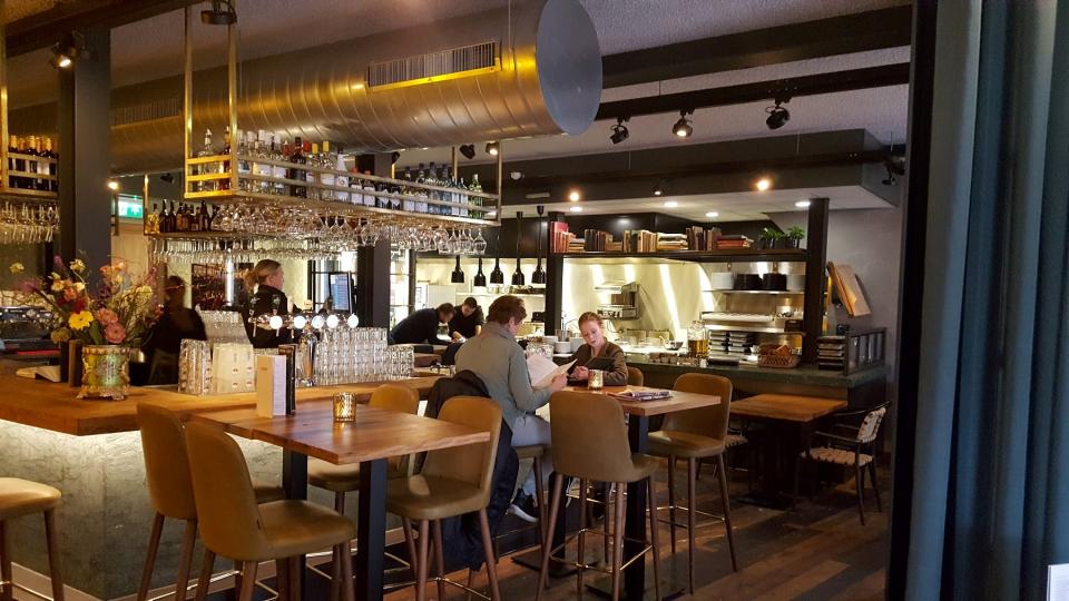 binnen bij Bar Restaurant Hofman in Alkmaar