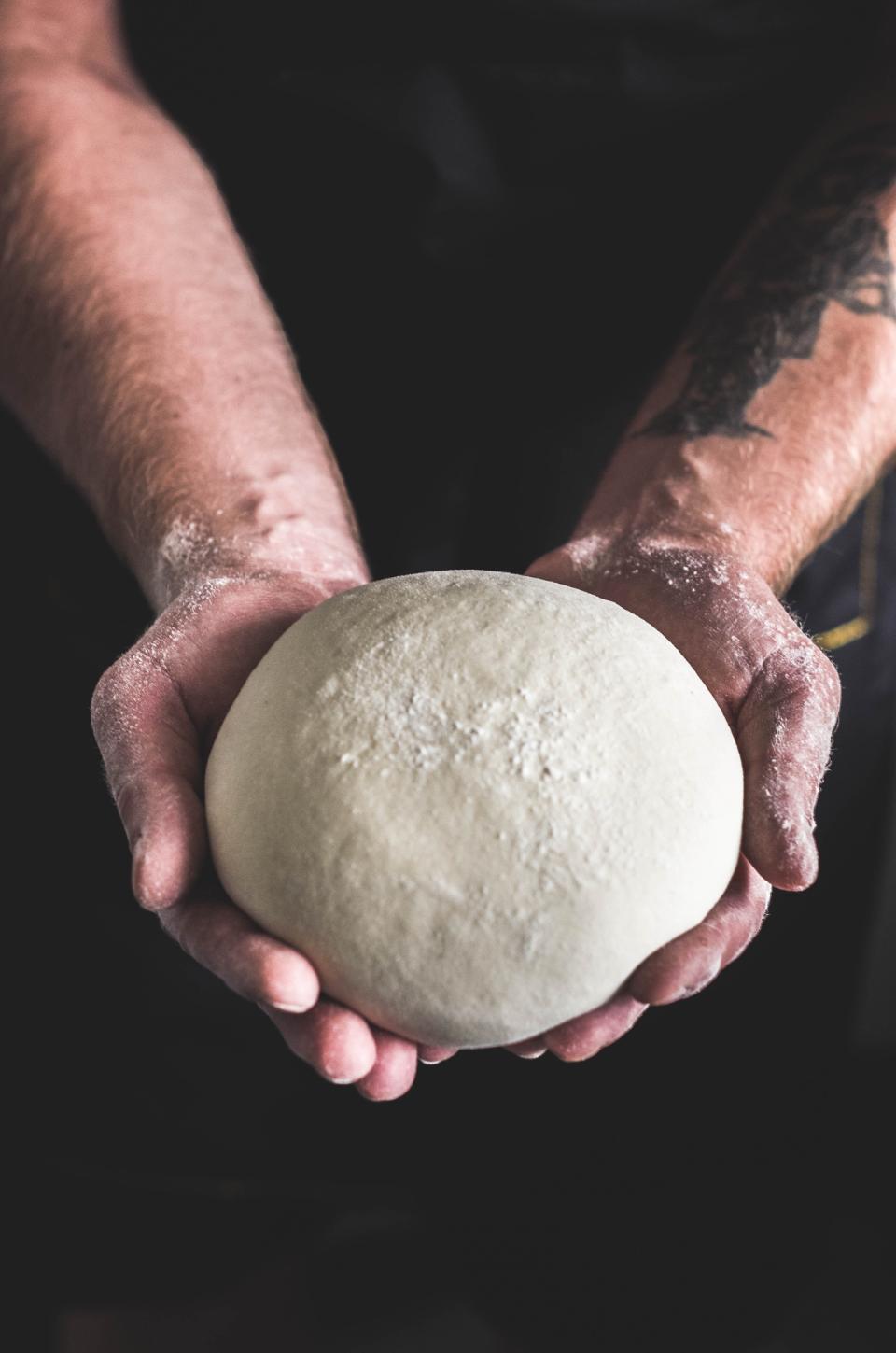 bol met pizzadeeg