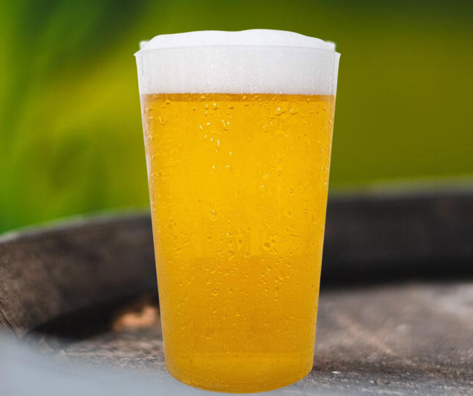 Hardcup gevuld met een biertje