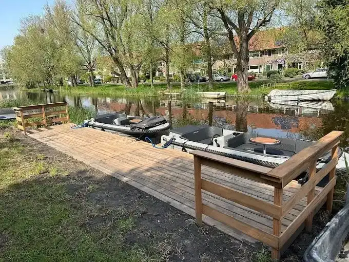 Stijger met boten van Luxuryboats Alkmaar