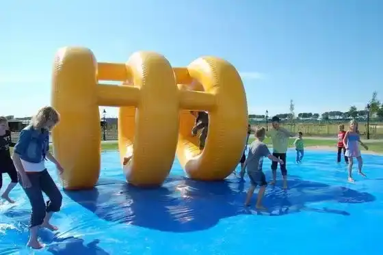Kinderen buitenspelen Speelpark de Swaan