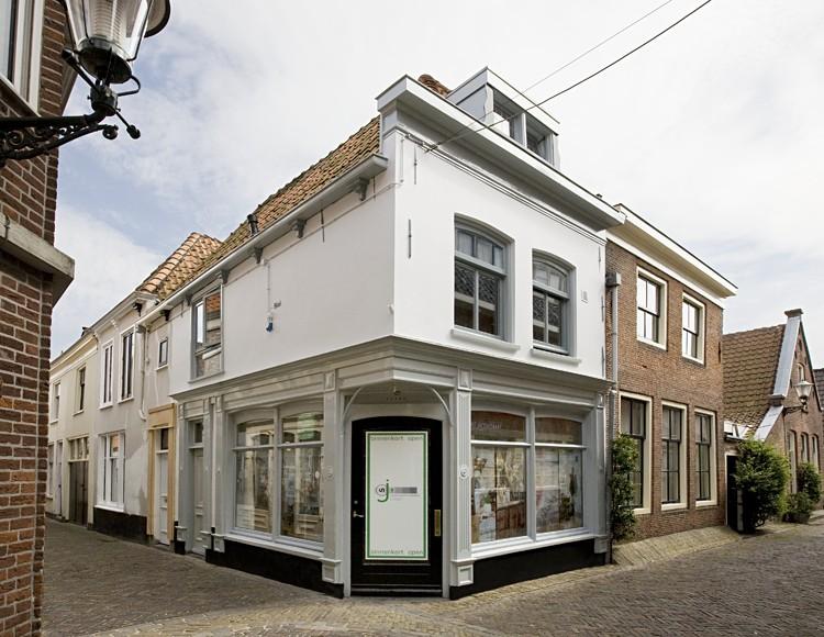 Vooraanzicht van appartement slapen aan het fnidsen