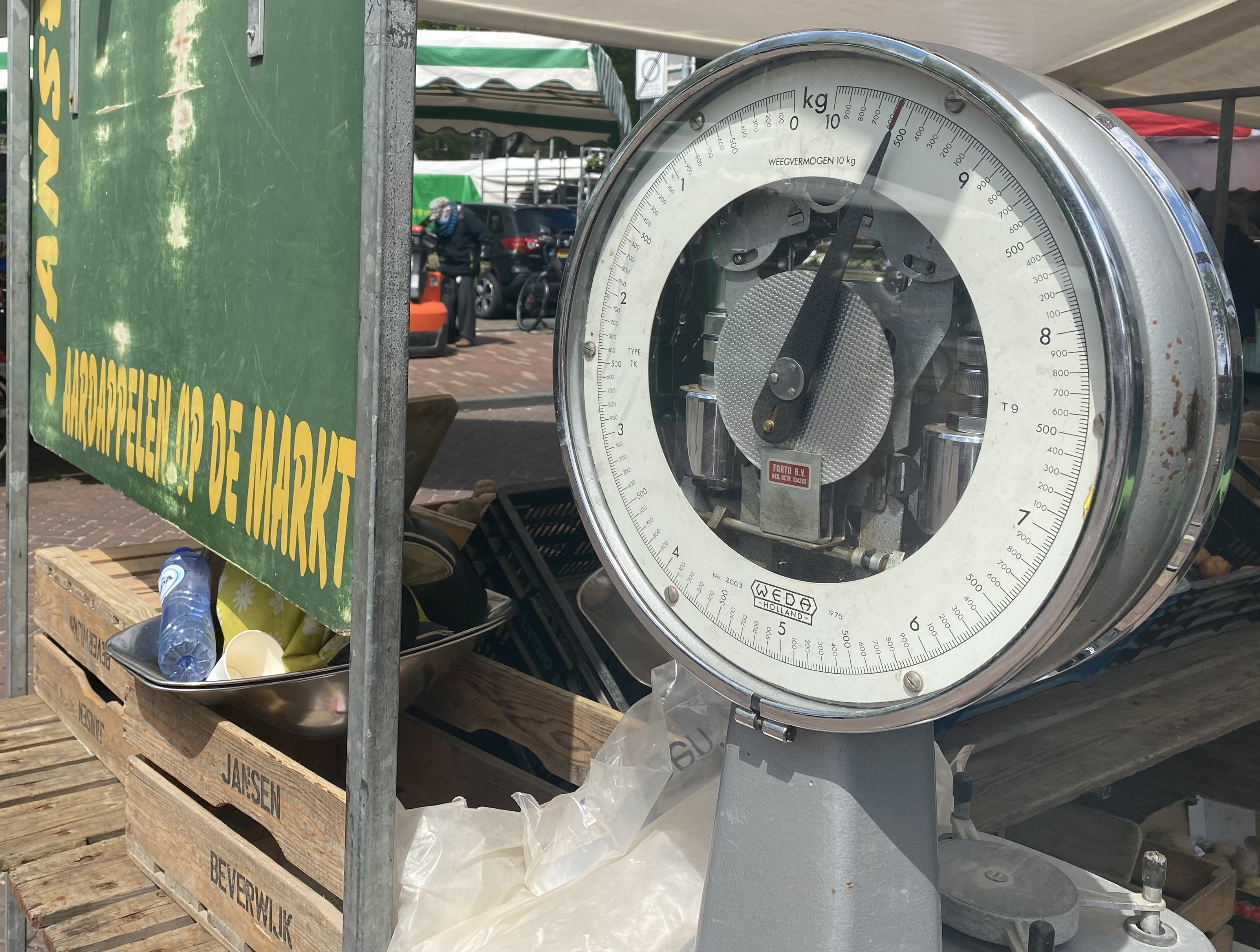 Weegschaal op de markt