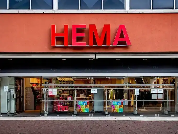 Buitenkant van Hema de Mare