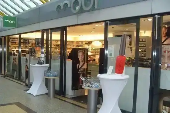 Ingang van parfumerie Mooi Alkmaara