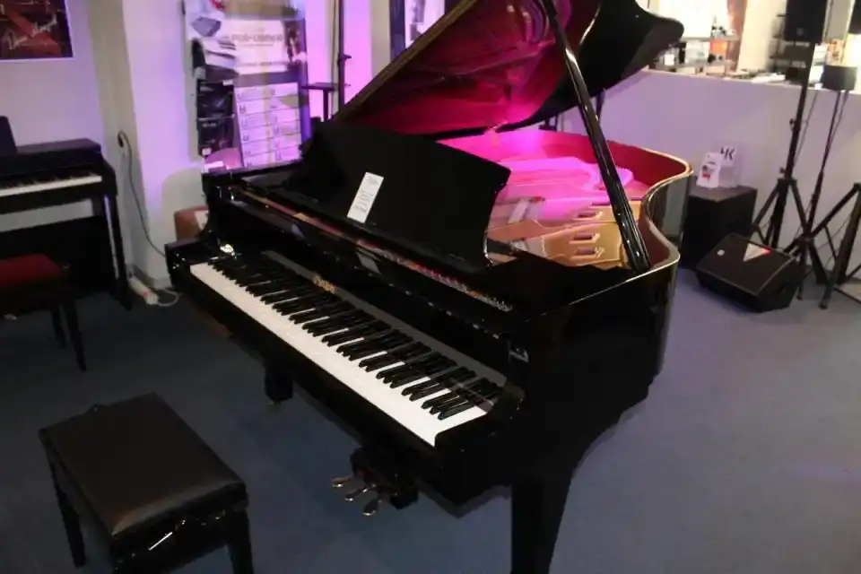 Piano in winkel Spanjaard Muziek