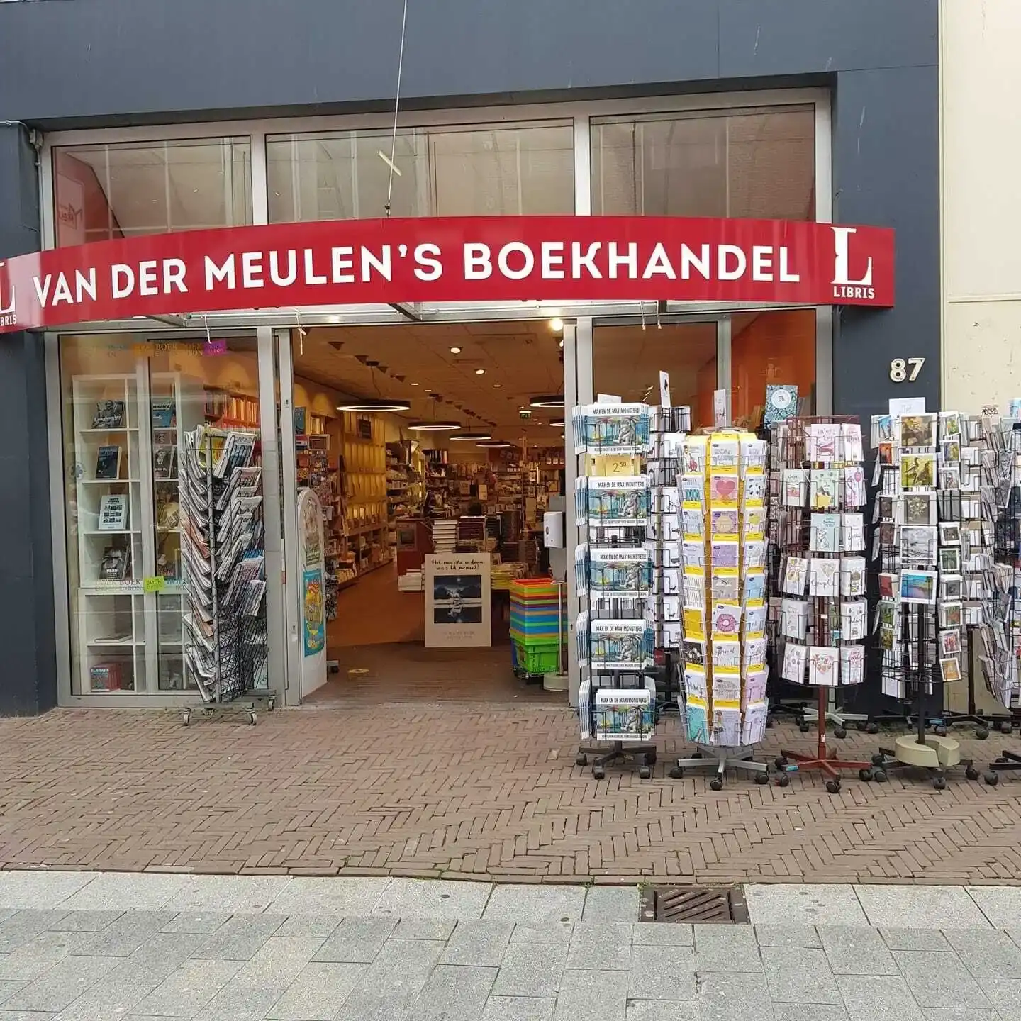 Van der Meulen's Boekhandel van buitenaf